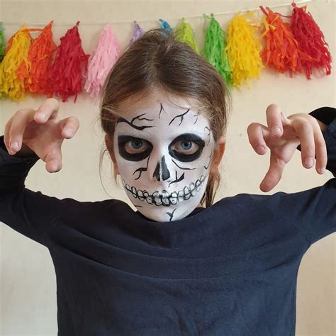 Vidéo Make-up Halloween Squelette Facile à Faire Halloween makeup : Squelette (Facile à réaliser) - YouTube